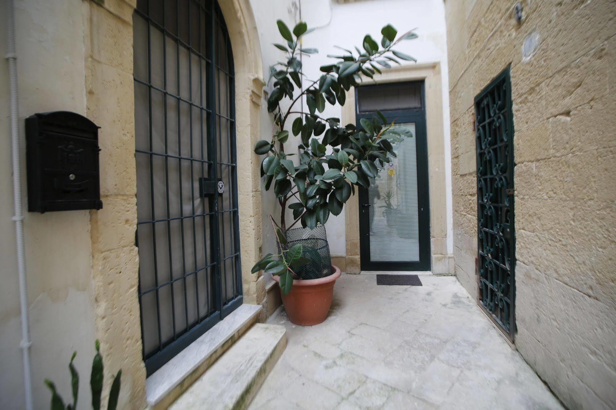 Tito Schipa B&B Лечче Екстер'єр фото